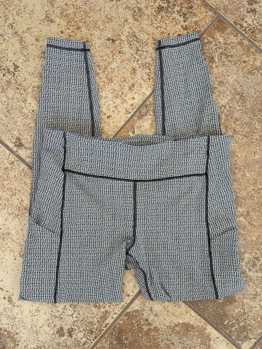 12 Lululemon Tiny Tooth Leggings